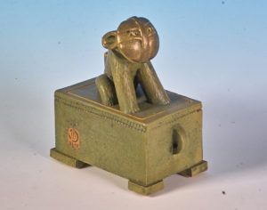 keramik, teilvergoldet, 2007, privatbesitz