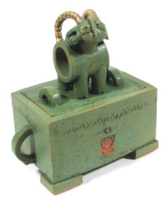 dose, keramik, teilvergoldet, 2007, privatbesitz