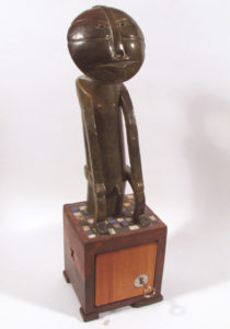 schrein,keramik,holz,metall,mosaikeinlage,um 2007,privatbesitz