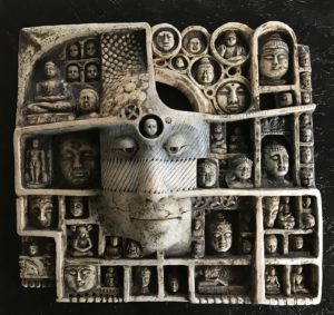 Maske, Keramik/Oxide, ca.40x40cm, 2018, Privatbesitz